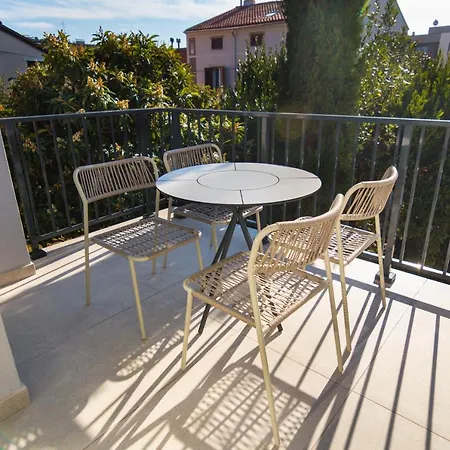 Life With Free Parking Daire *