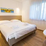 Life Modern With Terraces Near Arena - Free Parking - Walk To Center Apartment *