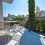 Life Modern With Terraces Near Arena - Free Parking - Walk To Center Apartment