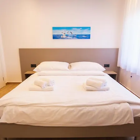 Life Modern With Terraces Near Arena - Free Parking - Walk To Center Apartament *