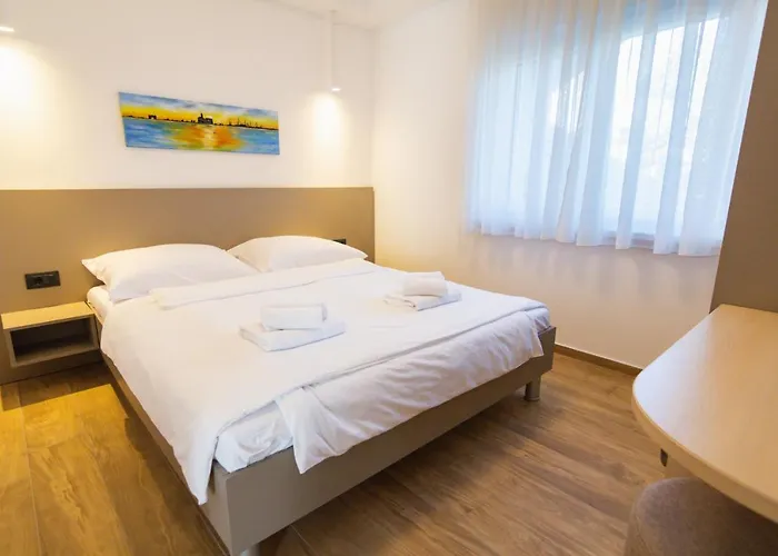 Life Modern With Terraces Near Arena - Free Parking - Walk To Center Apartment *