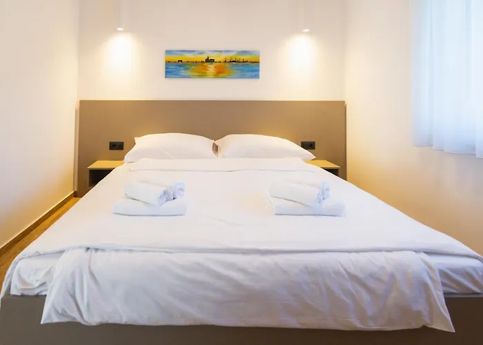 Life Modern With Terraces Near Arena - Free Parking - Walk To Center Apartment *