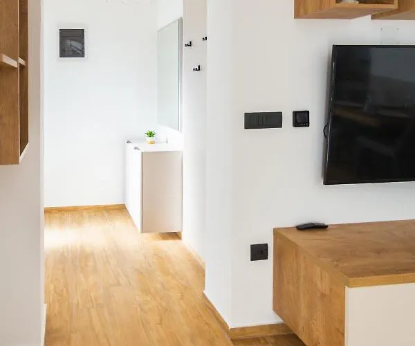 아파트 Life Modern With Terraces Near Arena - Free Parking - Walk To Center