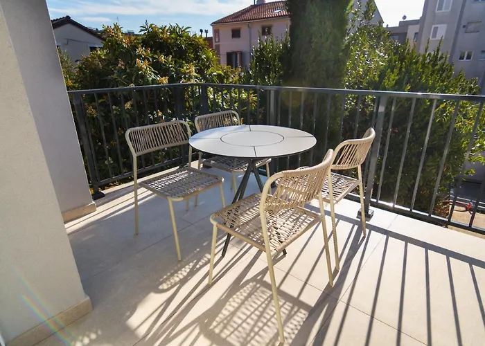 Life Modern With Terraces Near Arena - Free Parking - Walk To Center Apartment *