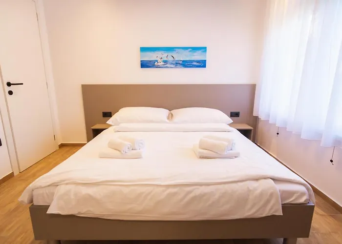 Life Modern With Terraces Near Arena - Free Parking - Walk To Center Apartment *