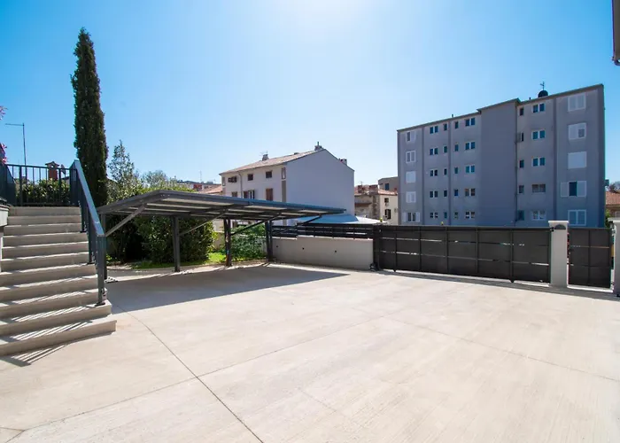 Life Modern With Terraces Near Arena - Free Parking - Walk To Center *