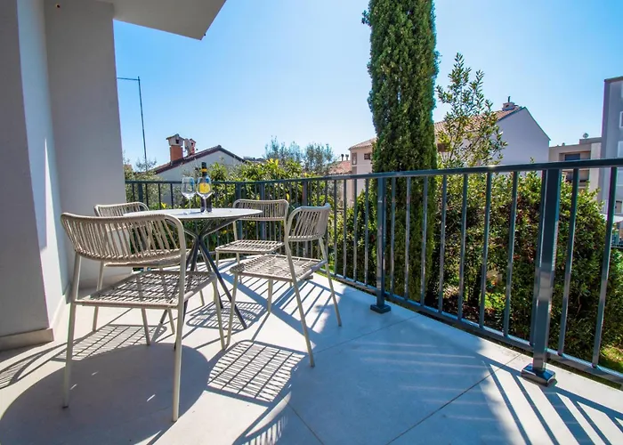 Life Modern With Terraces Near Arena - Free Parking - Walk To Center Apartment