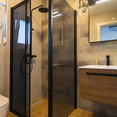 Life With Free Parking * 풀라